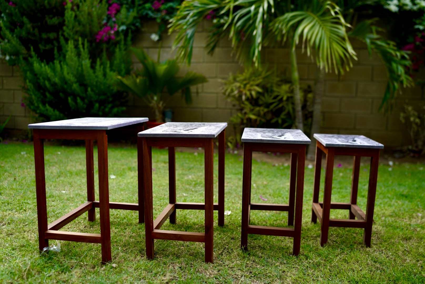 PREMIUM NESTING TABLE SET SIGNATURE WOOD COLLECTION